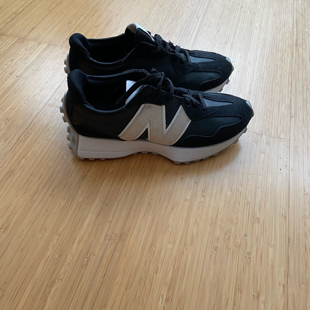 New Balance Black and White 327 Size 7.5